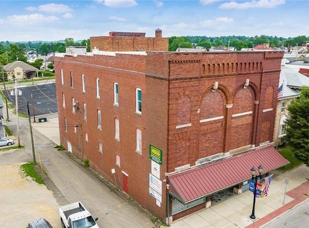 927 Wheeling Avenue, Cambridge, OH 43725