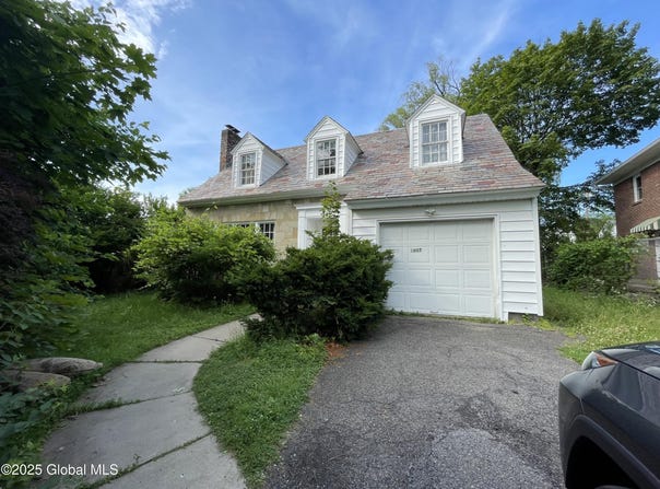 1807 Randolph Road, Schenectady, NY 12308