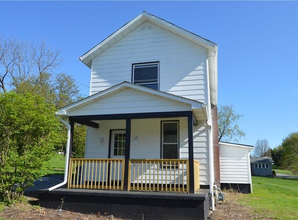 1701 Old Butler Rd, Shenango Twp, PA 16101