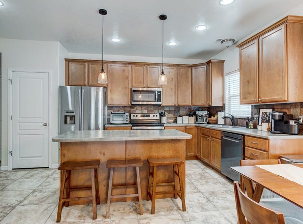 1424 W STONE MEADOW, West Jordan, UT 84088