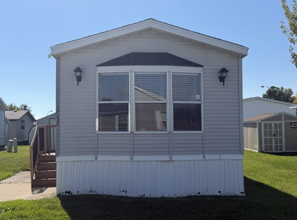 32632 Cary Lane N, New Haven, MI 48048