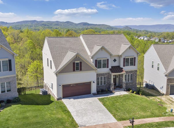 6946 Linn Cove CT, Roanoke, VA 24018