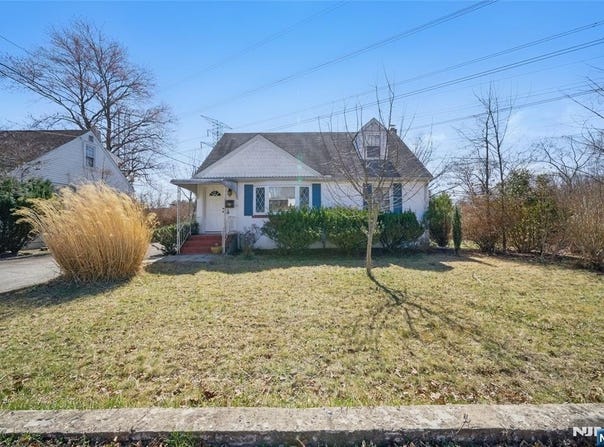 136 Catherine Avenue, Mahwah, NJ 07430