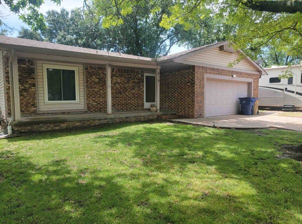 619 W Allison St, Andover, KS 67002-9414