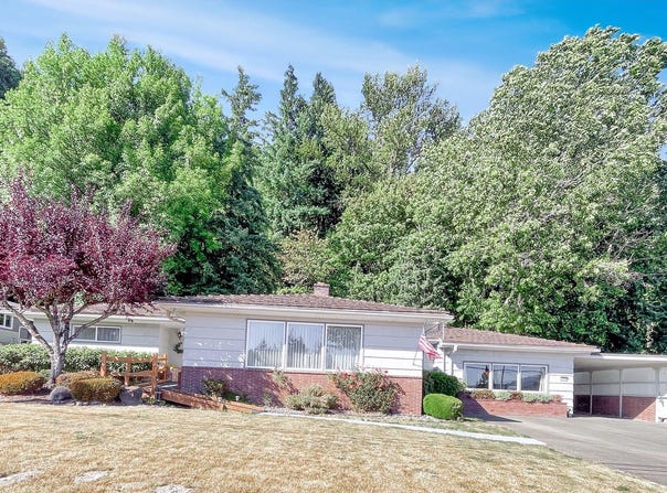 2116 CASCADE WAY, Longview, WA 98632