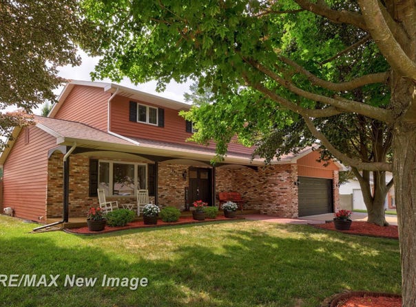 8889 Crooked Creek, Saginaw, MI 48609