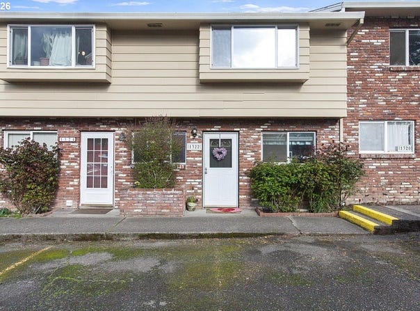 1322 NE HOGAN Dr, Gresham, OR 97030