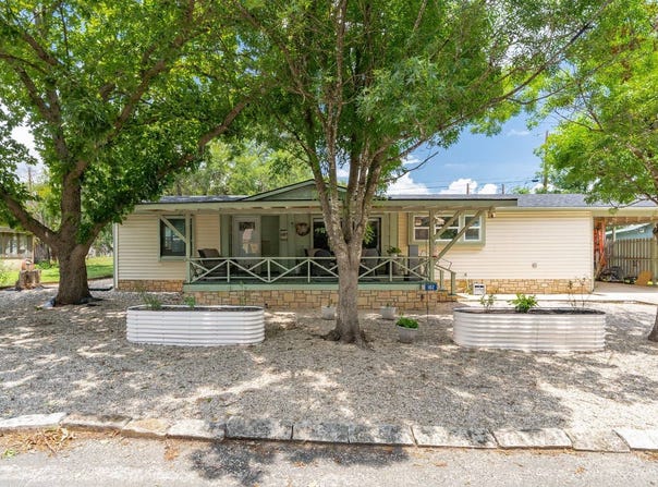 102 Birch Dr S, Kerrville, TX 78028