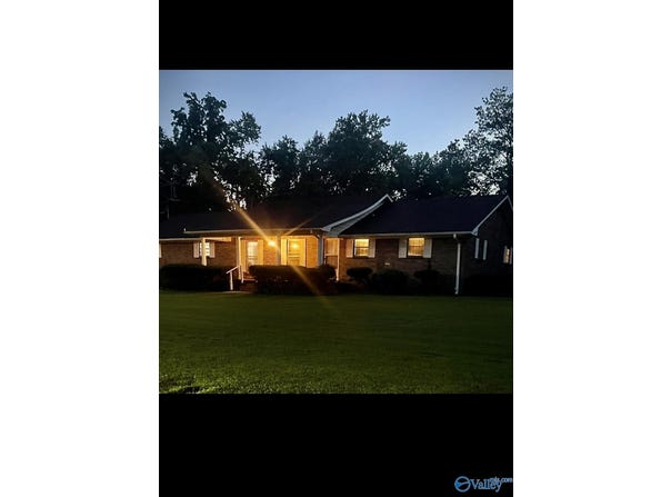 226 6th Street SW, Arab, AL 35016