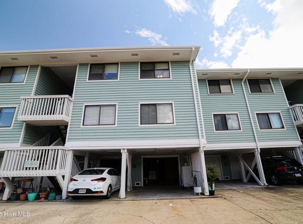 202 Lewis Drive, Carolina Beach, NC 28428