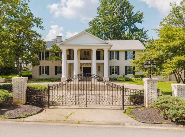 8904 Ayrshire Avenue, Louisville, KY 40222