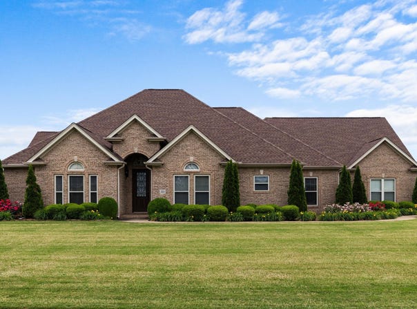 3105 W McGuire Dr, Muscle Shoals, AL 35661
