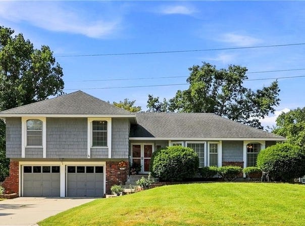 9113 W 81st Lane, Overland Park, KS 66204