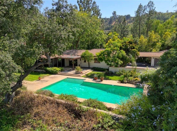 1075 Pine Oak Lane, Pasadena, CA 91105