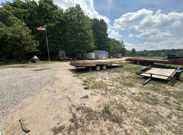 15320 Tinks Trail, Beulah, MI 49617