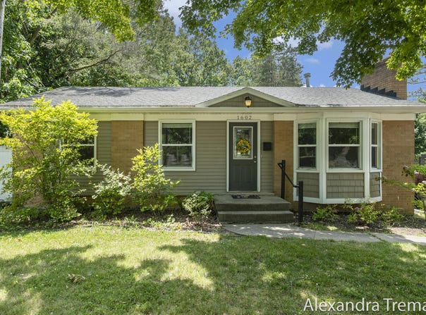 1602 4th Street NW, Grand Rapids, MI 49504