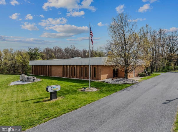 204 SAND MINE Road, BERKELEY SPRINGS, WV 25411
