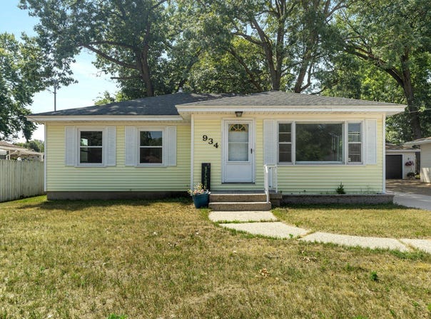 934 32nd Street SW, Wyoming, MI 49509