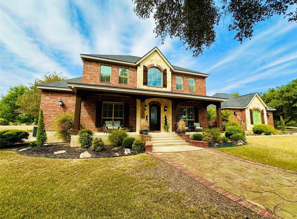 300 Copper LN, Leander, TX 78641