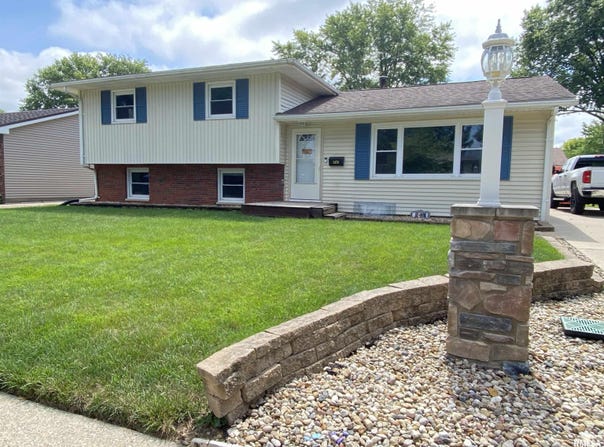 2476 ARROWHEAD Drive, Springfield, IL 62702
