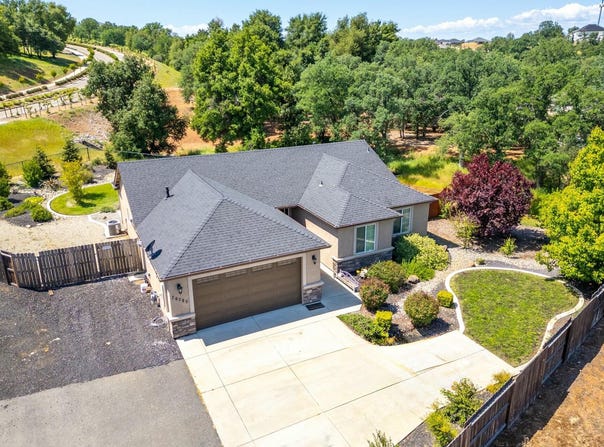 20295 Ballentine Drive, Anderson, CA 96007
