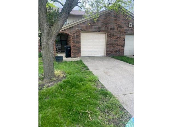 3146 Woods Circle, Detroit, MI 48207