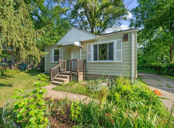 1099 Hawthorne Avenue, Ypsilanti, MI 48198