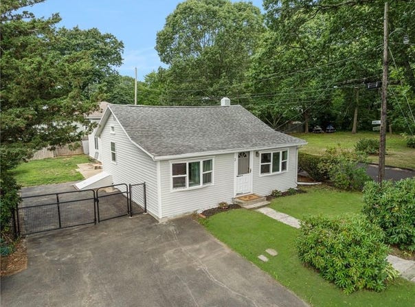 3 Sheffield Street, Warwick, RI 02889