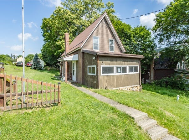 133 2nd Street, Vintondale, PA 15961