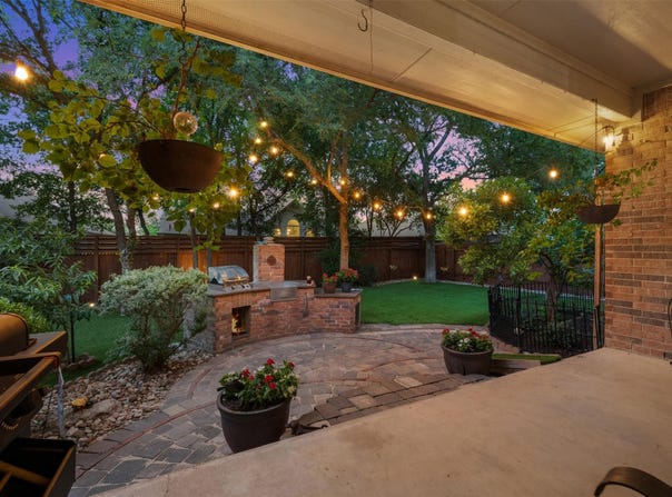 471 Crooked CRK, Buda, TX 78610