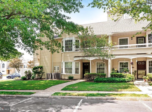 1 HUBER COURT, HIGHTSTOWN, NJ 08520