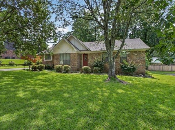 17 Katherine St, LAUREL, MS 39440