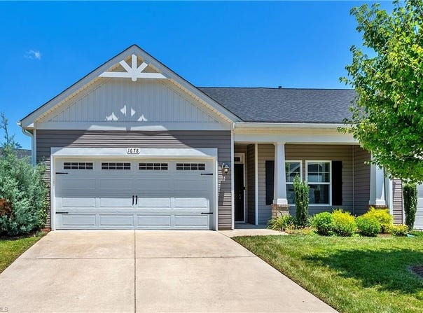 1678 Coopers Hawk Drive, Kernersville, NC 27284