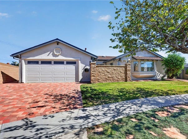 6121 Arrowhead Drive, Huntington Beach, CA 92647