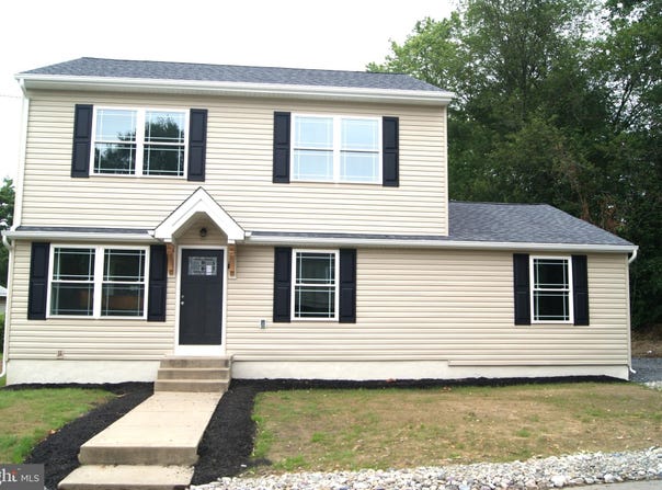3702 NICHOL STREET, LEVITTOWN, PA 19056