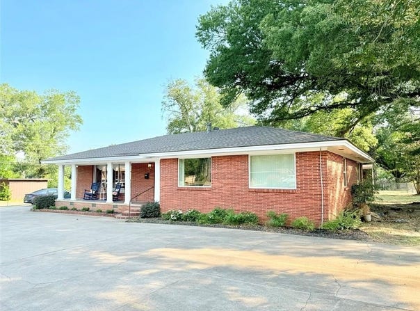 2802  W Main  ST, Russellville, AR 72801