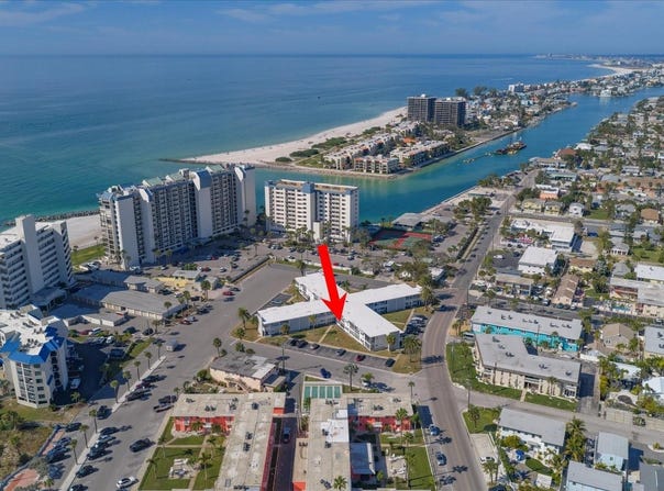 7050 SUNSET Way, ST PETE BEACH, FL 33706