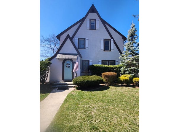 256 Park Avenue, Freeport, NY 11520