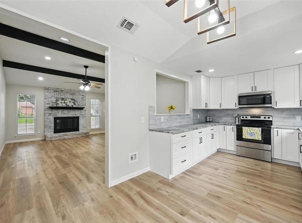 633 S Waxahachie Street, Mansfield, TX 76063