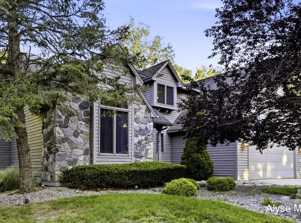 18121 Lovell Road, Spring Lake, MI 49456