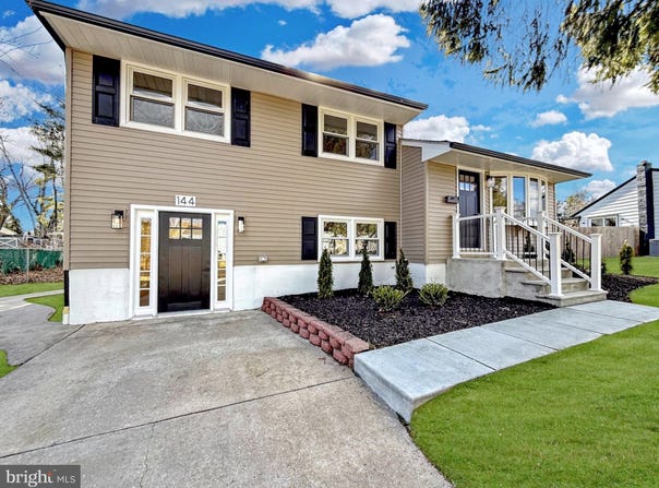 144 EDWARDS DRIVE, GLOUCESTER CITY, NJ 08030