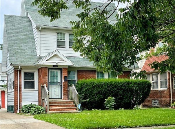 3861 Kirkwood Road, Cleveland Heights, OH 44121