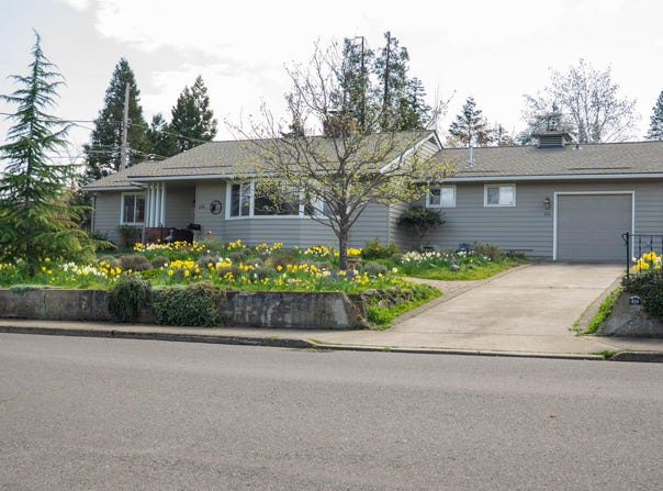 826 Holly Street, Ashland, OR 97520