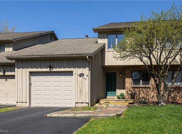 105 Topaz Trail, Cortland, OH 44410