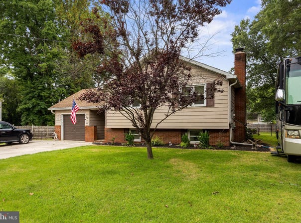 1174 BENNETT DRIVE, WOODBURY, NJ 08096