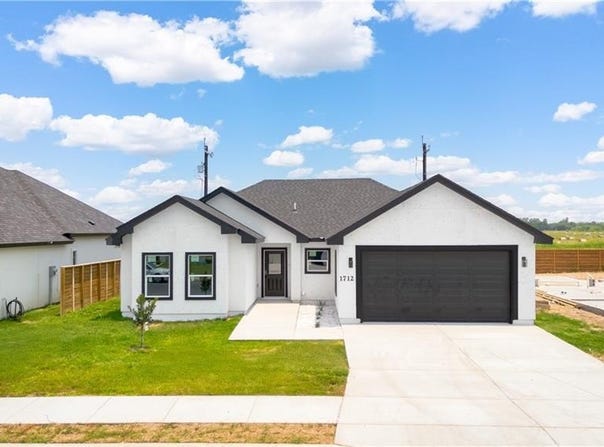 1712 Diplomat Drive, Edinburg, TX 78542