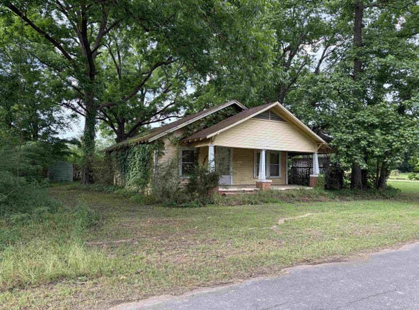 201 W Wommack, Marietta, TX 75566