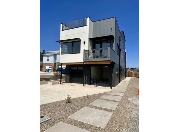 312 E Rapp Road, Talent, OR 97540
