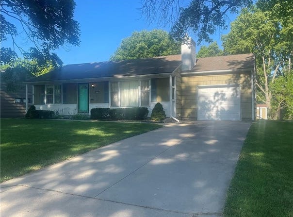 7504 Briar Drive, Prairie Village, KS 66208