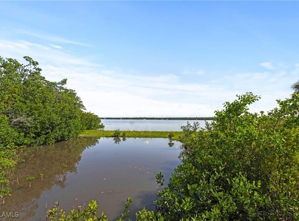 465 Donora Boulevard, Fort Myers Beach, FL 33931